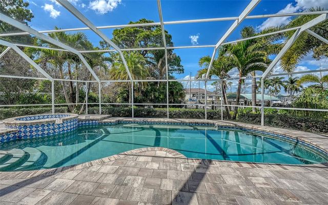 121 HOLLY AVENUE, Sarasota, FL 34243