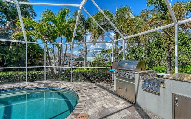 121 HOLLY AVENUE, Sarasota, FL 34243