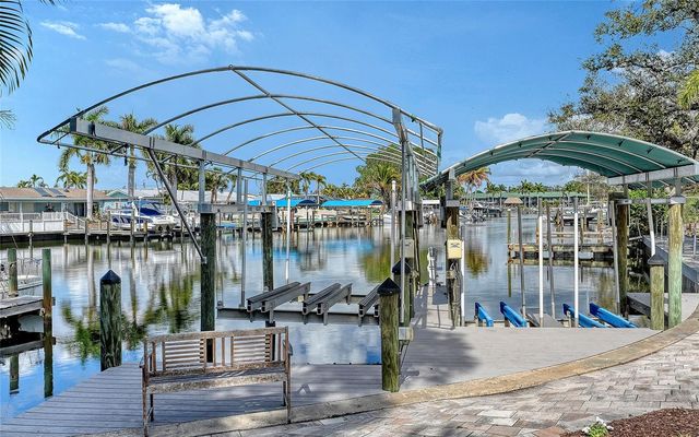 121 HOLLY AVENUE, Sarasota, FL 34243