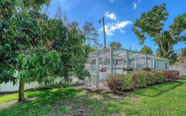 121 HOLLY AVENUE, Sarasota, FL 34243