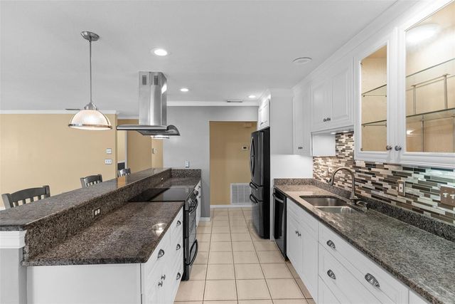 701 BALTUSROL WAY, Sun City Center, FL 33573
