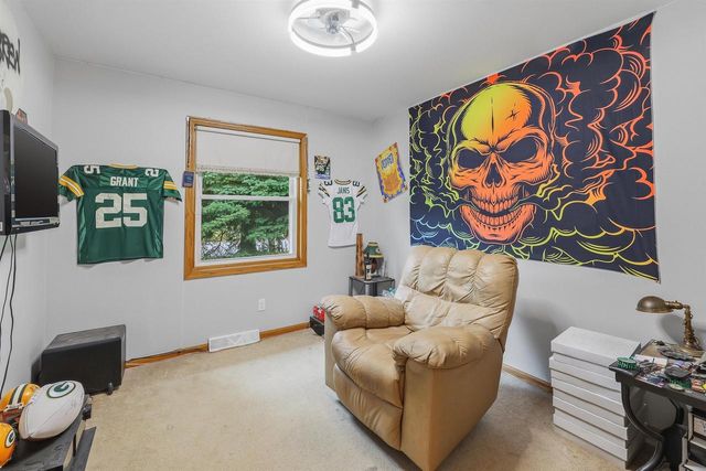 836 MEADOWBROOK LANE, Fond Du Lac, WI 54935