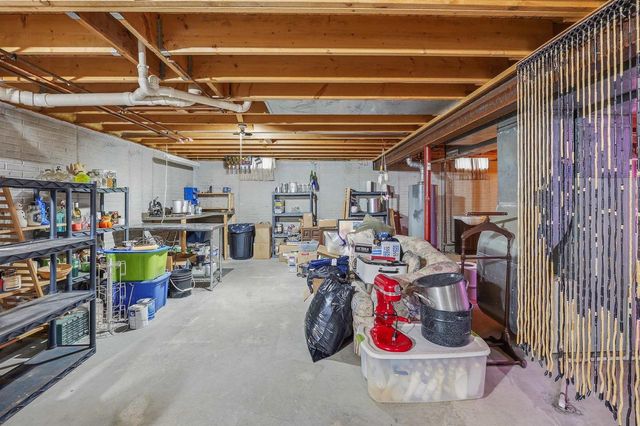 836 MEADOWBROOK LANE, Fond Du Lac, WI 54935