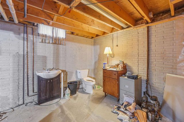 836 MEADOWBROOK LANE, Fond Du Lac, WI 54935