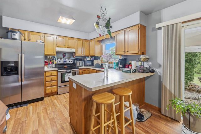 836 MEADOWBROOK LANE, Fond Du Lac, WI 54935