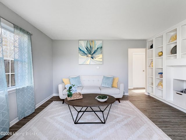 998 Meadow Hill Rd, Louisville, KY 40219