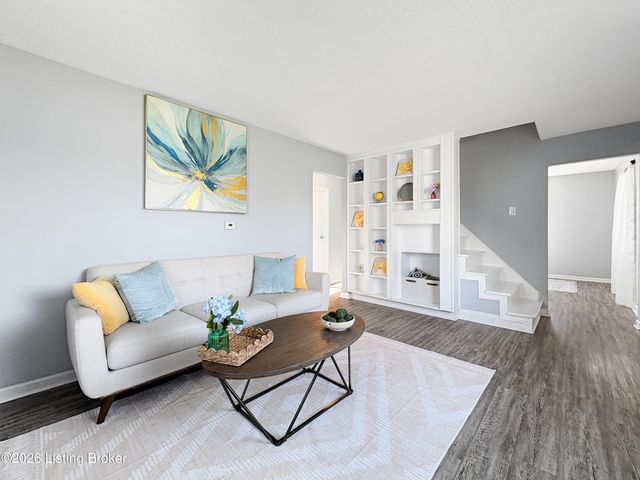 998 Meadow Hill Rd, Louisville, KY 40219