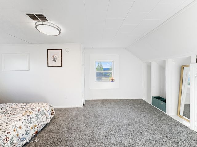 998 Meadow Hill Rd, Louisville, KY 40219