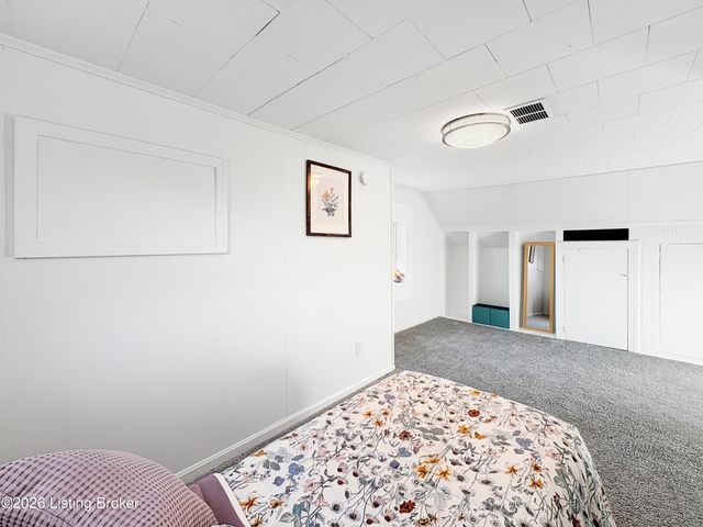 998 Meadow Hill Rd, Louisville, KY 40219