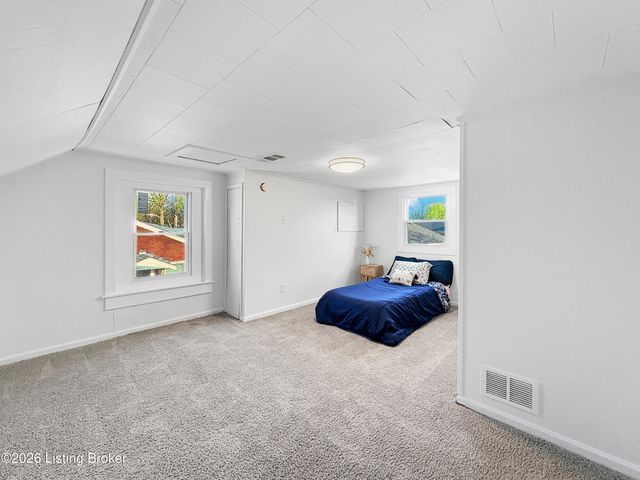 998 Meadow Hill Rd, Louisville, KY 40219