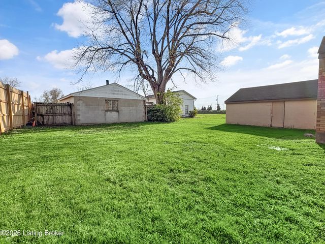 998 Meadow Hill Rd, Louisville, KY 40219