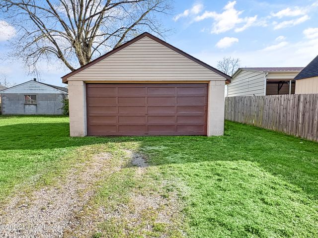 998 Meadow Hill Rd, Louisville, KY 40219