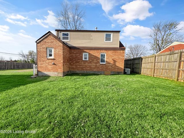 998 Meadow Hill Rd, Louisville, KY 40219
