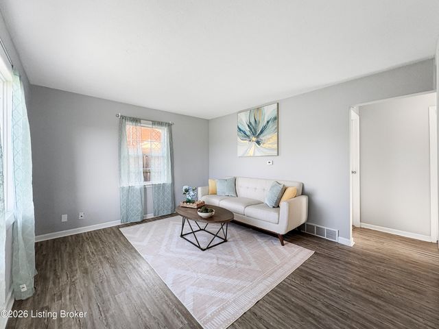 998 Meadow Hill Rd, Louisville, KY 40219