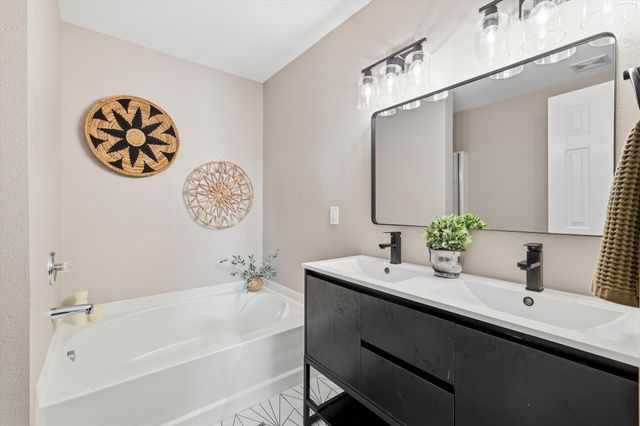 1801 Kittredge Way, Fort Worth, TX 76247