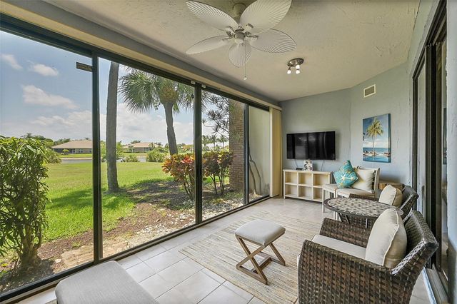 8049 Aberdeen Drive 101, Boynton Beach, FL 33472