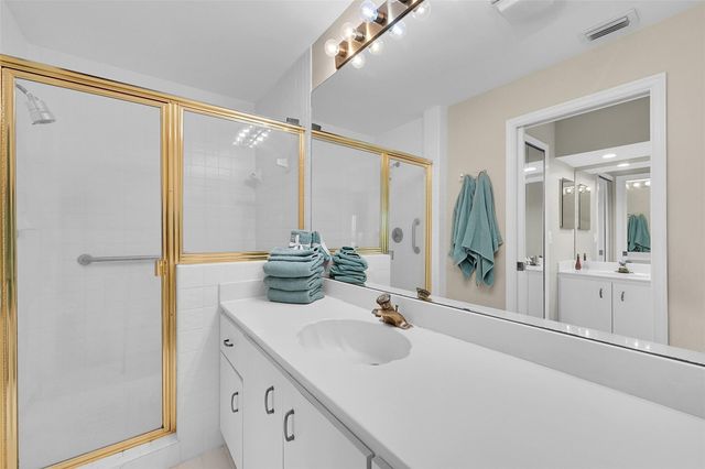 8049 Aberdeen Drive 101, Boynton Beach, FL 33472