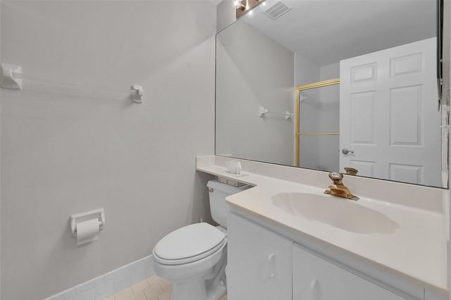 8049 Aberdeen Drive 101, Boynton Beach, FL 33472