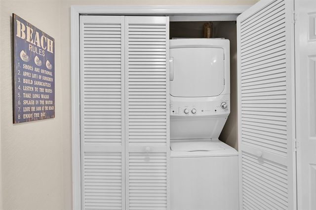 8049 Aberdeen Drive 101, Boynton Beach, FL 33472