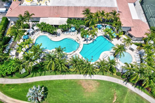 8049 Aberdeen Drive 101, Boynton Beach, FL 33472