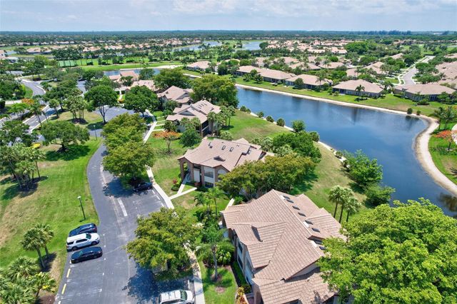 8049 Aberdeen Drive 101, Boynton Beach, FL 33472