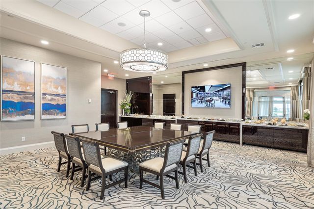 8049 Aberdeen Drive 101, Boynton Beach, FL 33472