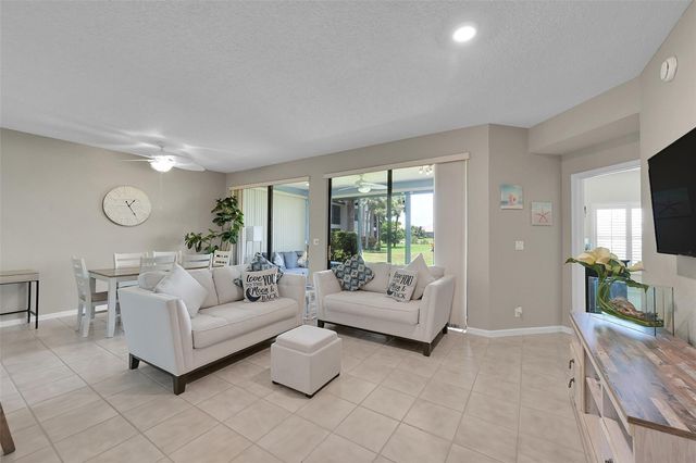 8049 Aberdeen Drive 101, Boynton Beach, FL 33472