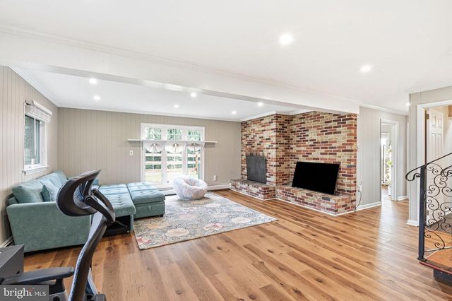140 GOVERNOR MARKHAM DR, Glen Mills, PA 19342