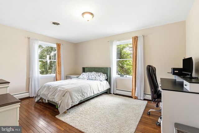 140 GOVERNOR MARKHAM DR, Glen Mills, PA 19342