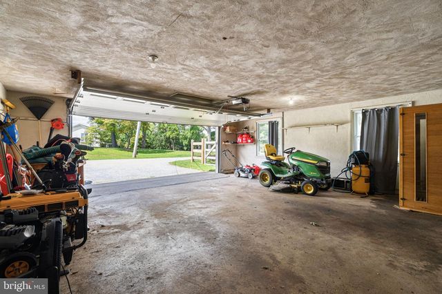 140 GOVERNOR MARKHAM DR, Glen Mills, PA 19342