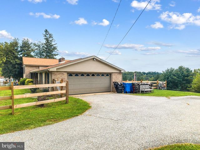140 GOVERNOR MARKHAM DR, Glen Mills, PA 19342