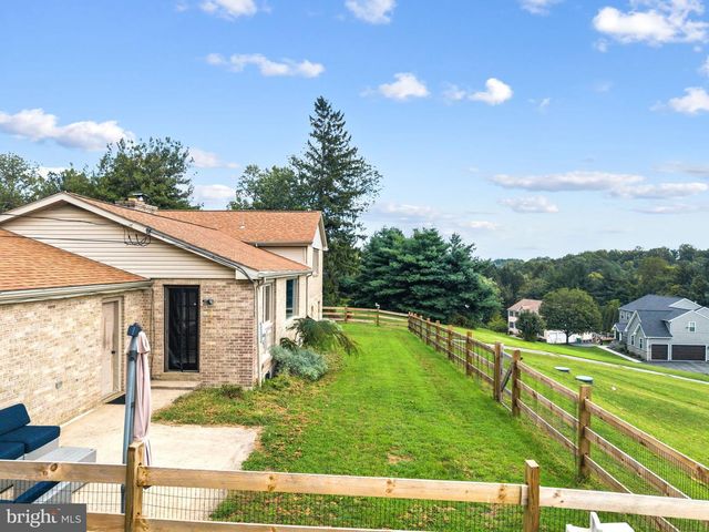 140 GOVERNOR MARKHAM DR, Glen Mills, PA 19342
