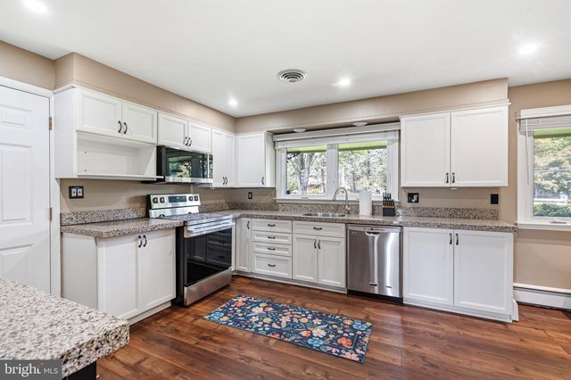 140 GOVERNOR MARKHAM DR, Glen Mills, PA 19342