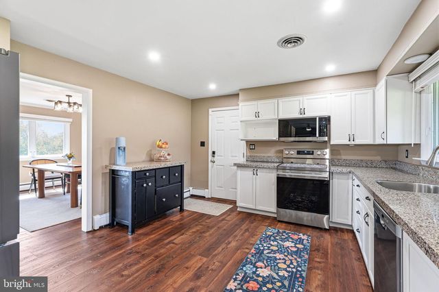 140 GOVERNOR MARKHAM DR, Glen Mills, PA 19342