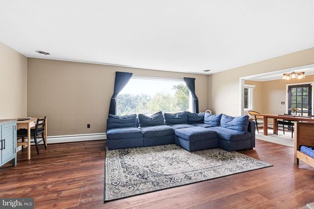 140 GOVERNOR MARKHAM DR, Glen Mills, PA 19342