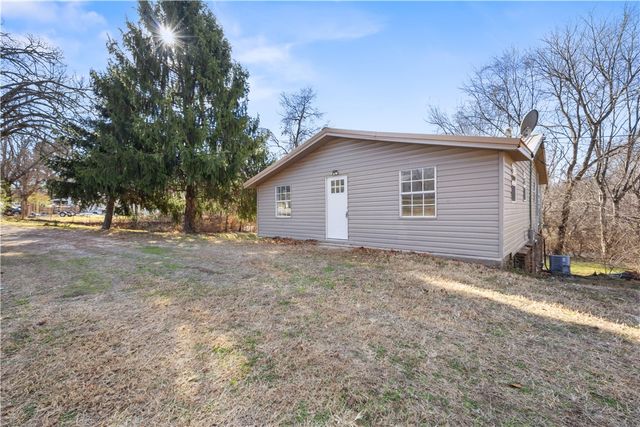 1615 N John Miller Road, Fayetteville, AR 72704