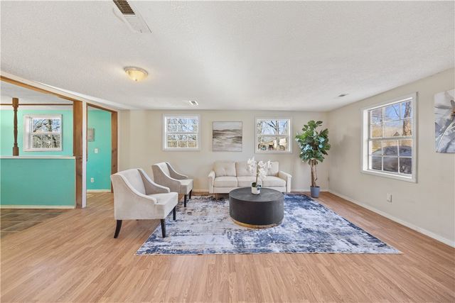 1615 N John Miller Road, Fayetteville, AR 72704