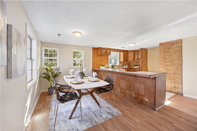 1615 N John Miller Road, Fayetteville, AR 72704