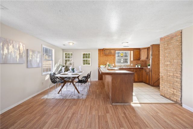 1615 N John Miller Road, Fayetteville, AR 72704