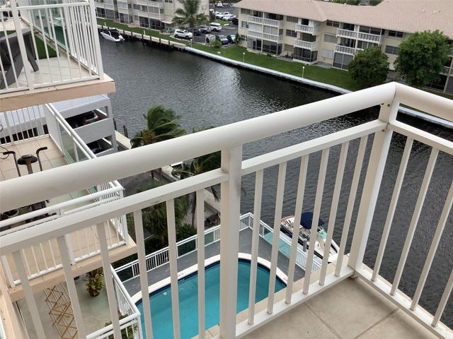 437 Golden Isles Dr 8A, Hallandale Beach, FL 33009