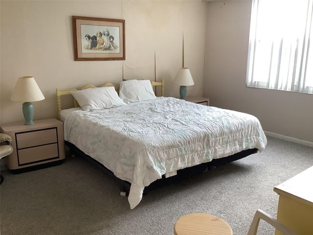 437 Golden Isles Dr 8A, Hallandale Beach, FL 33009