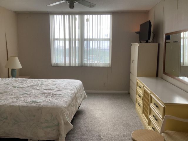 437 Golden Isles Dr 8A, Hallandale Beach, FL 33009