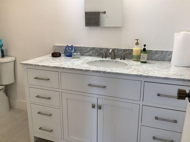 437 Golden Isles Dr 8A, Hallandale Beach, FL 33009