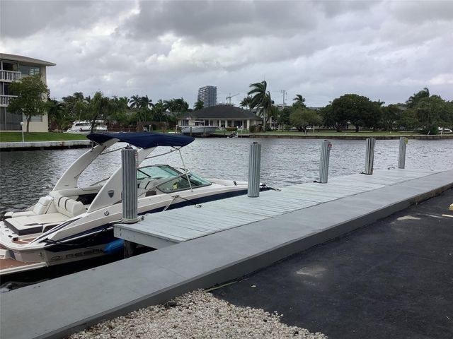 437 Golden Isles Dr 8A, Hallandale Beach, FL 33009