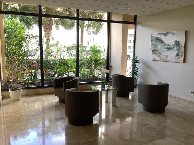 437 Golden Isles Dr 8A, Hallandale Beach, FL 33009