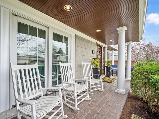 8 Larkspur Lane, Clarendon Hills, IL 60514