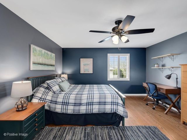 8 Larkspur Lane, Clarendon Hills, IL 60514