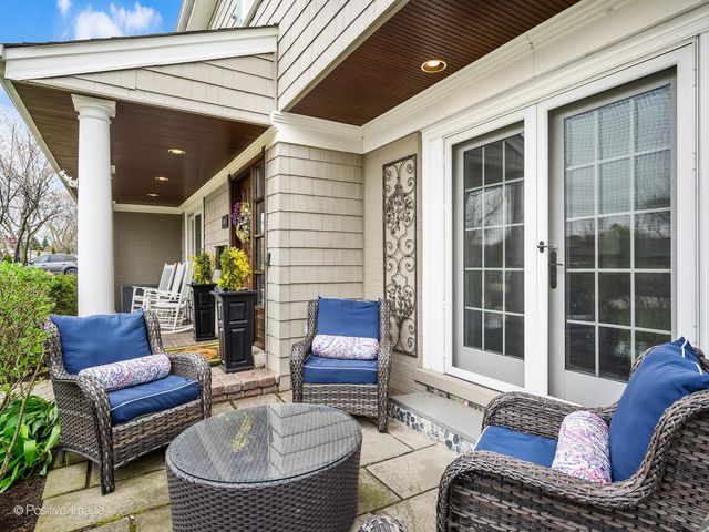 8 Larkspur Lane, Clarendon Hills, IL 60514