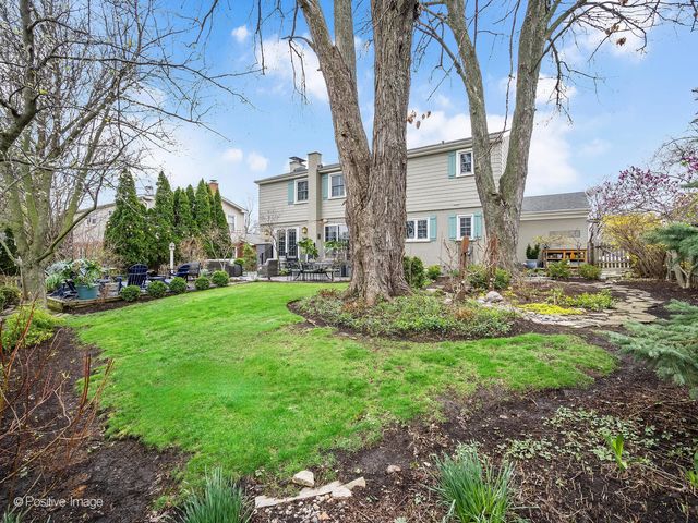 8 Larkspur Lane, Clarendon Hills, IL 60514