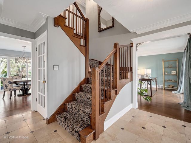 8 Larkspur Lane, Clarendon Hills, IL 60514